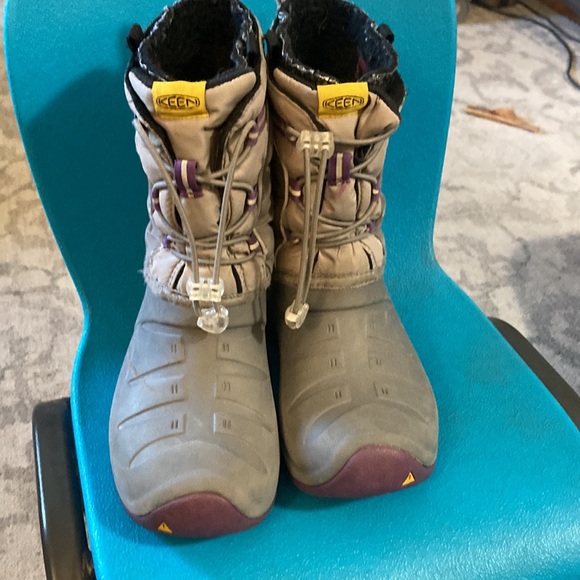 COPY - Keen grey and purple winter boots - Picture 3 of 11